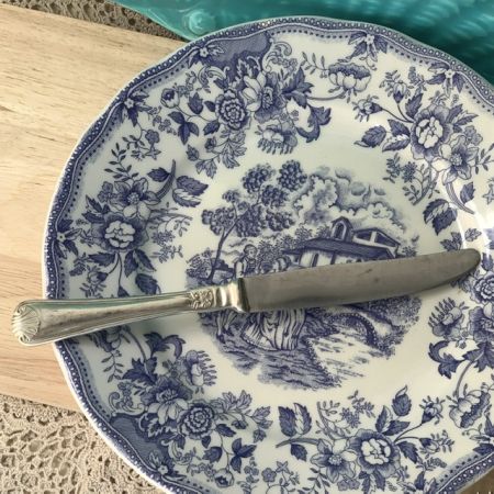 Нож столовый 22 см серебрение Италия