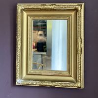 Зеркало в деревянной раме 56х45 см 