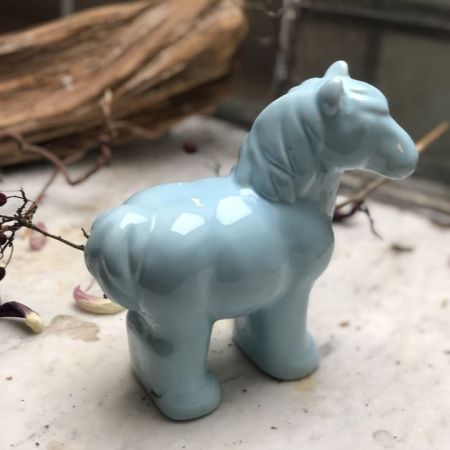 Статуэтка Лошадь голубая 16.5 см фарфор