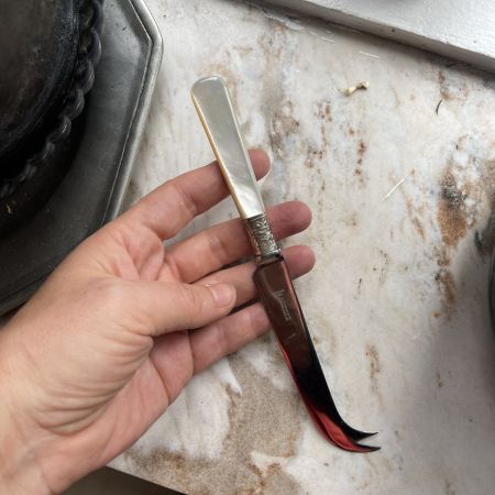 Нож для сыра 19 см с перламутровой ручкой