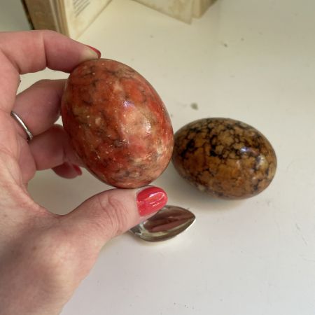 Яйцо Красное 6 см камень