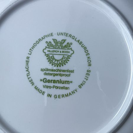Тарелка глубокая ВиллеройБох Geranium 22 см Германия