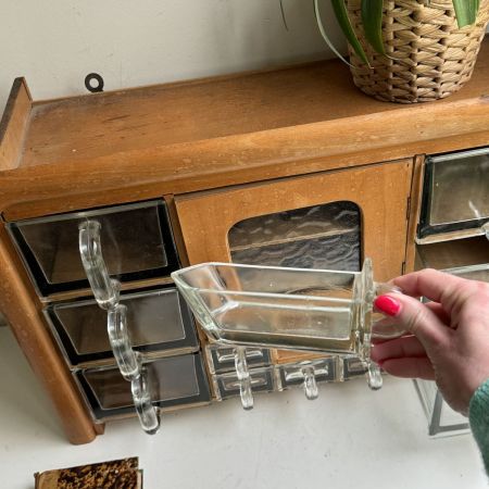 Шкаф витрина для кухни со стеклянными емкостями 50-е годы Германия