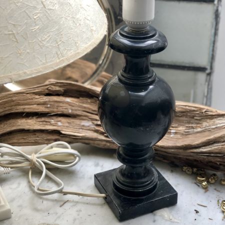 Лампа из черного оникса без абажура