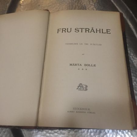 Книга "FRU STRAHLE"  MARTA BOLLE 1937 г. 1