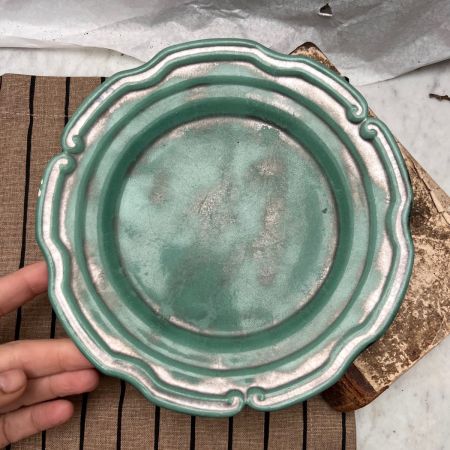 Тарелка зеленая 19 см керамика уценка