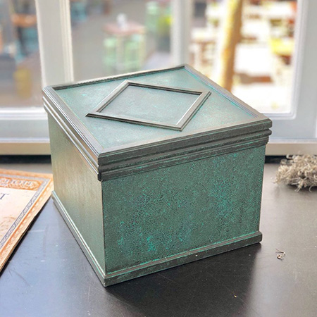 Мятный деревянный ящик куб