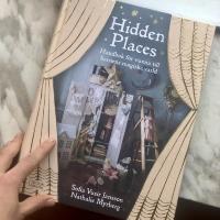 Книга hidden places на шведском 