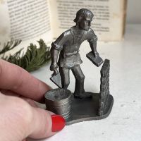 Статуэтка миниатюра Каменщик 9 см олово