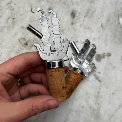 Пробка для бутылки Кораблик с дозатором 10 см