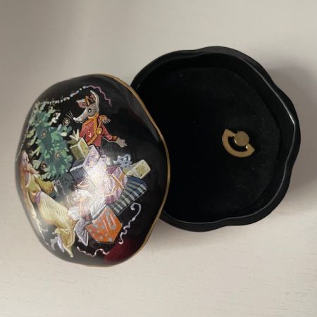 Шкатулка музыкальная Щелкунчик Franklin Mint Porcelain 7 см фарфор