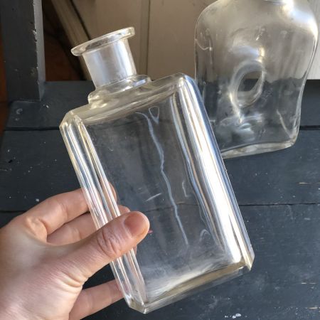 Бутылка графин 300 мл без пробки (царапины)