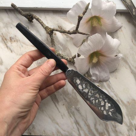 Нож-лопатка для торта  24,5 см резная NickelCrome Sweden